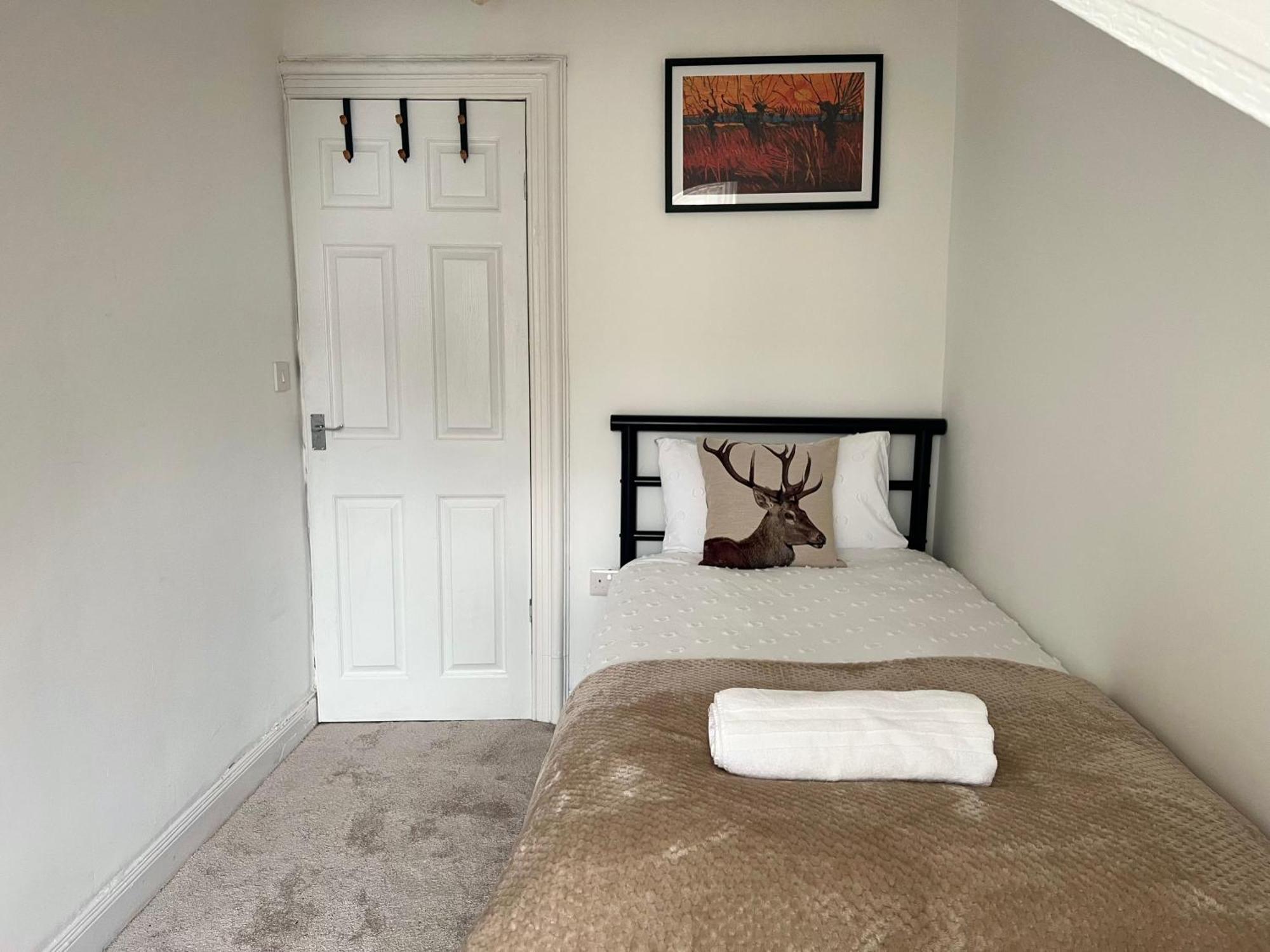 Spacious 3 Bedroom Home In Glasgow - Free Parking Buitenkant foto