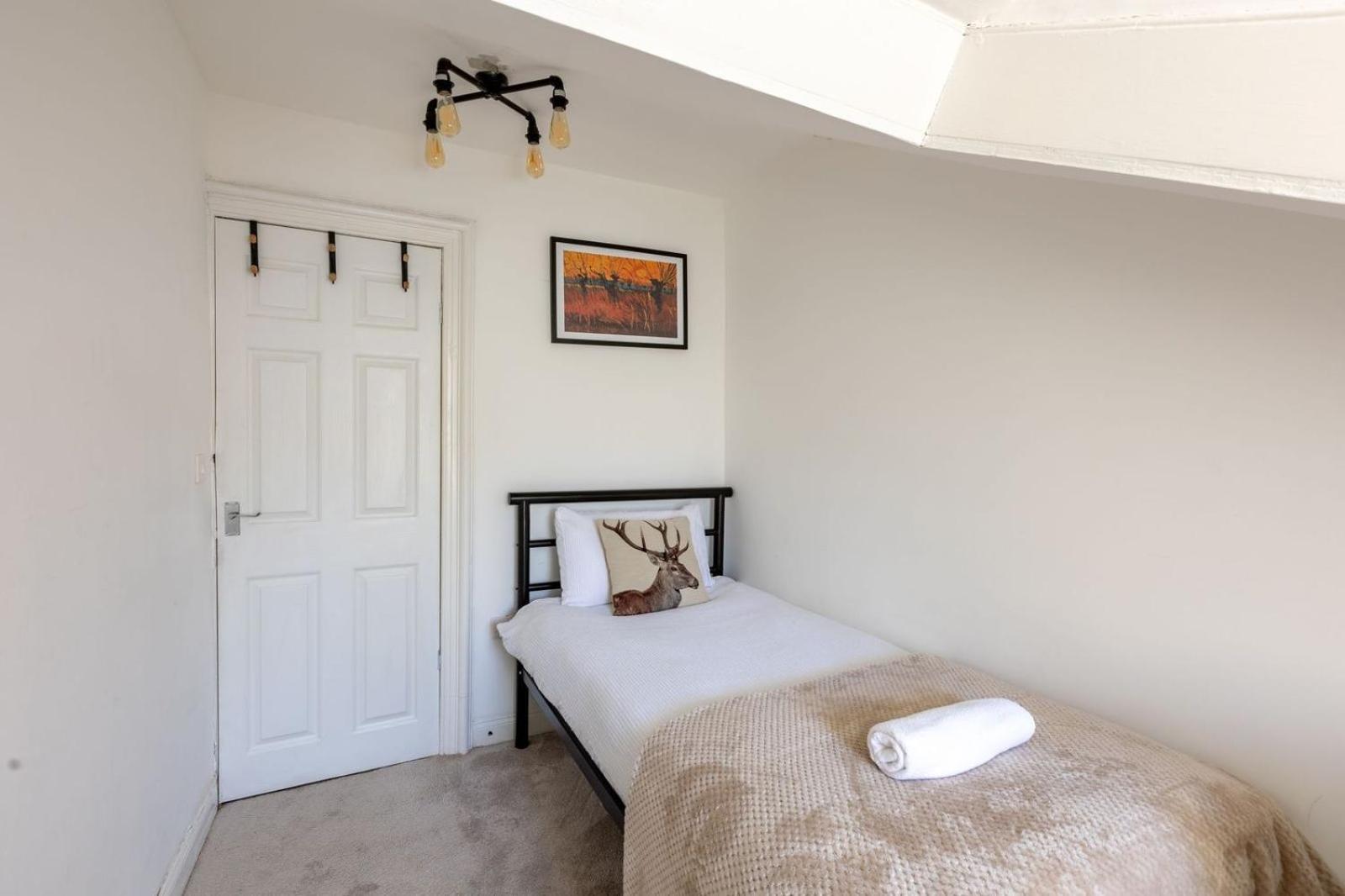 Spacious 3 Bedroom Home In Glasgow - Free Parking Buitenkant foto