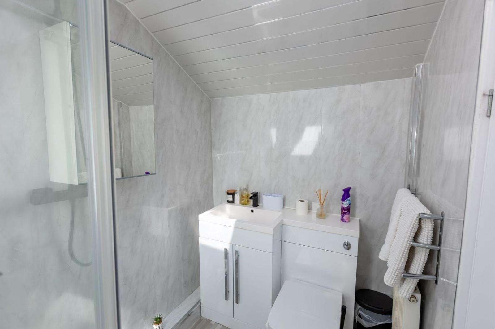 Spacious 3 Bedroom Home In Glasgow - Free Parking Buitenkant foto
