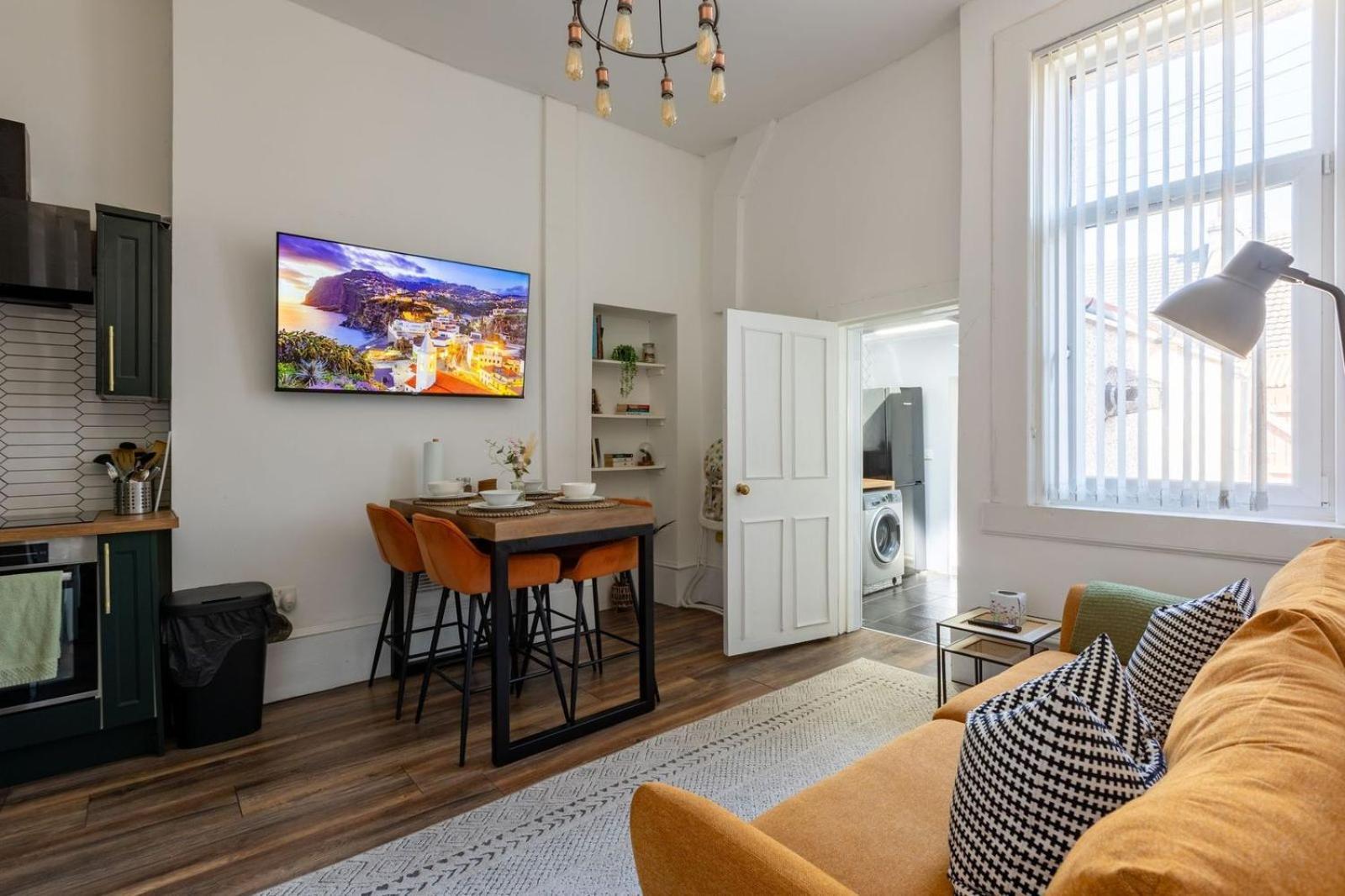 Spacious 3 Bedroom Home In Glasgow - Free Parking Buitenkant foto
